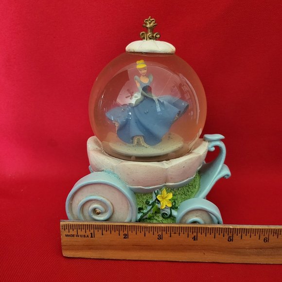 Disney Princess Cinderella Musical Snow Globe Motion Waterball - Picture 8 of 15